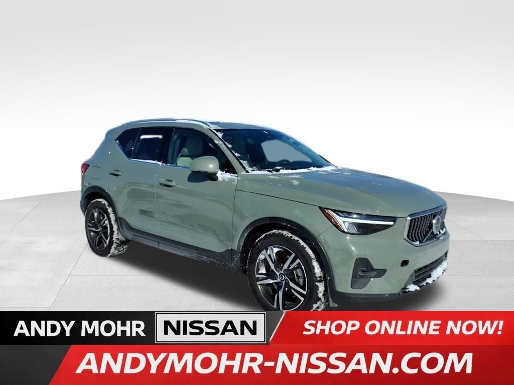 2023 Volvo XC40 B5 Plus Bright Theme