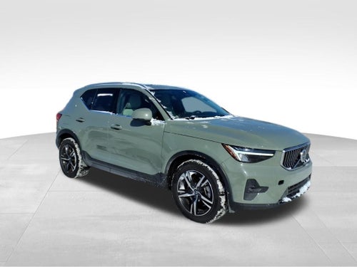 2023 Volvo XC40 B5 Plus Bright Theme