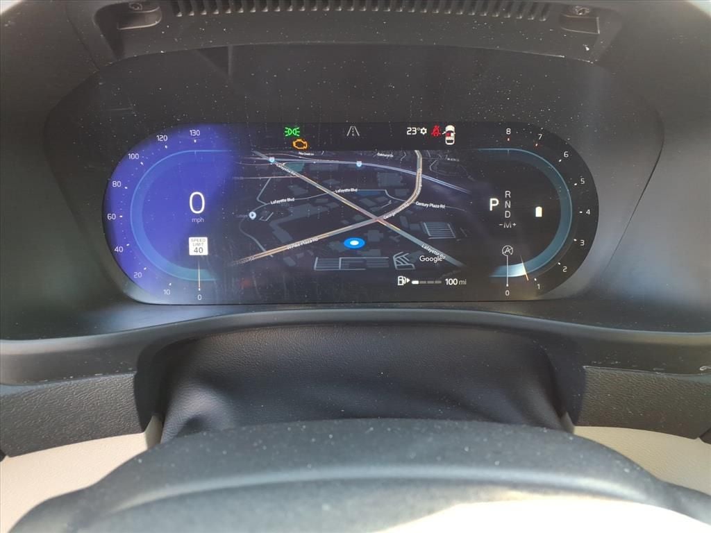 2023 Volvo XC40 B5 Plus Bright Theme