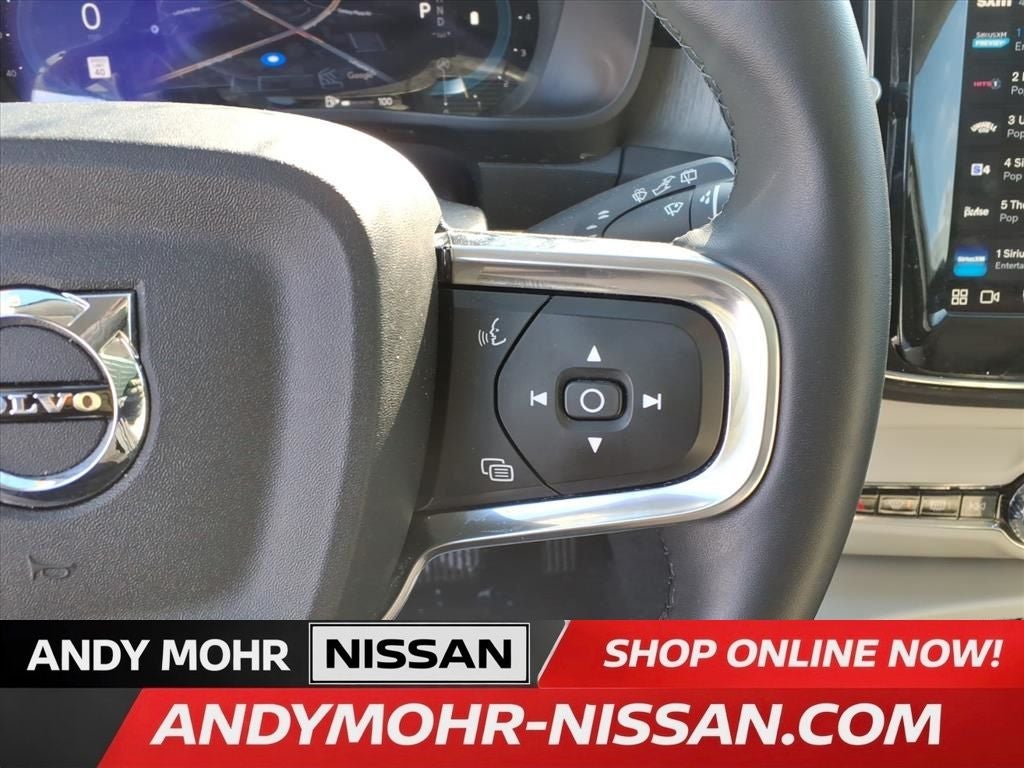 2023 Volvo XC40 B5 Plus Bright Theme