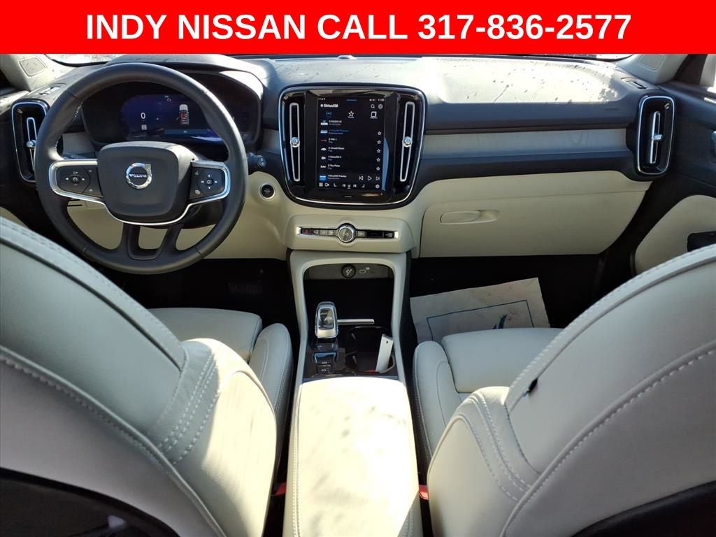 2023 Volvo XC40 B5 Plus Bright Theme