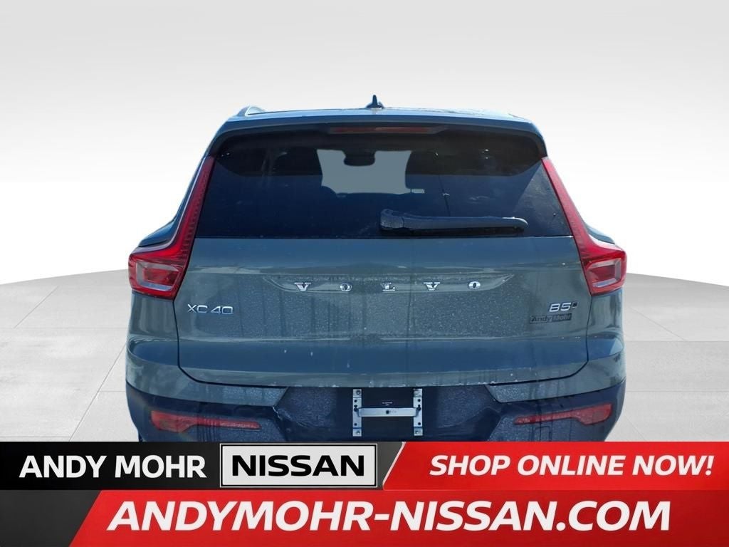 2023 Volvo XC40 B5 Plus Bright Theme