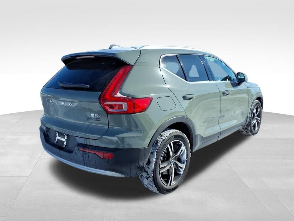 2023 Volvo XC40 B5 Plus Bright Theme