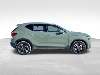 2023 Volvo XC40 B5 Plus Bright Theme