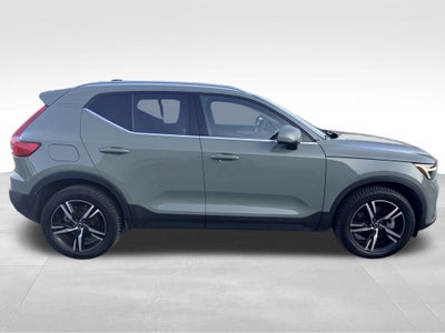 2023 Volvo XC40 B5 Plus Bright Theme