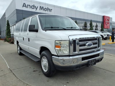 2009 Ford E-350SD XLT