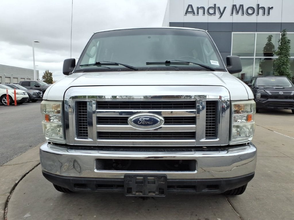 2009 Ford E-350SD XLT