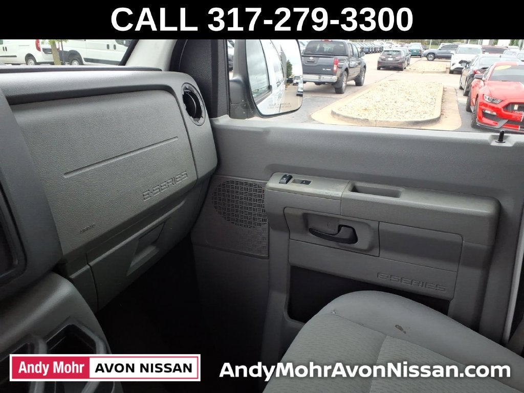 2009 Ford E-350SD XLT