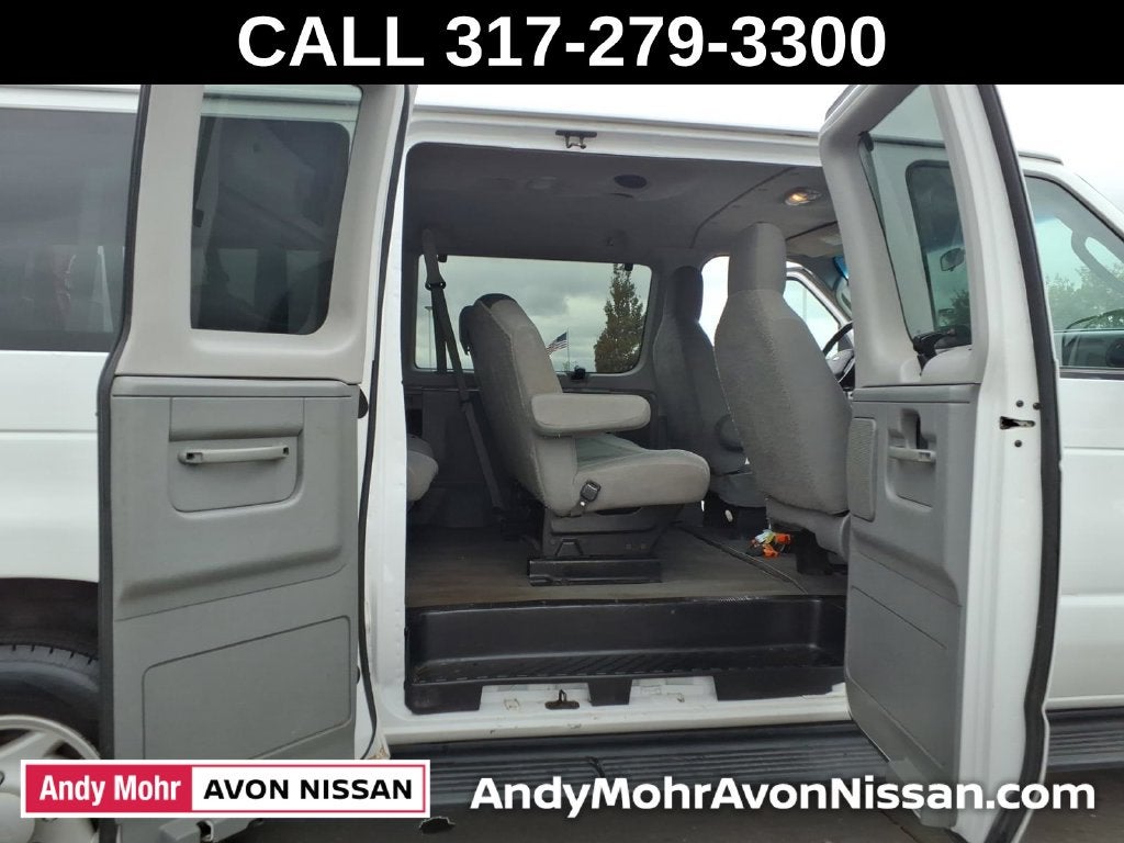 2009 Ford E-350SD XLT