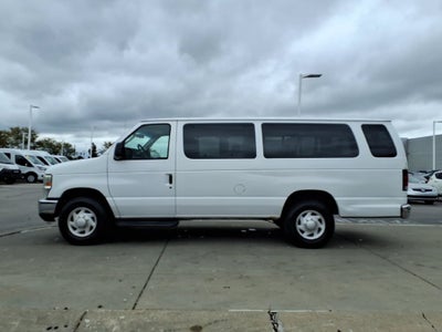 2009 Ford E-350SD XLT
