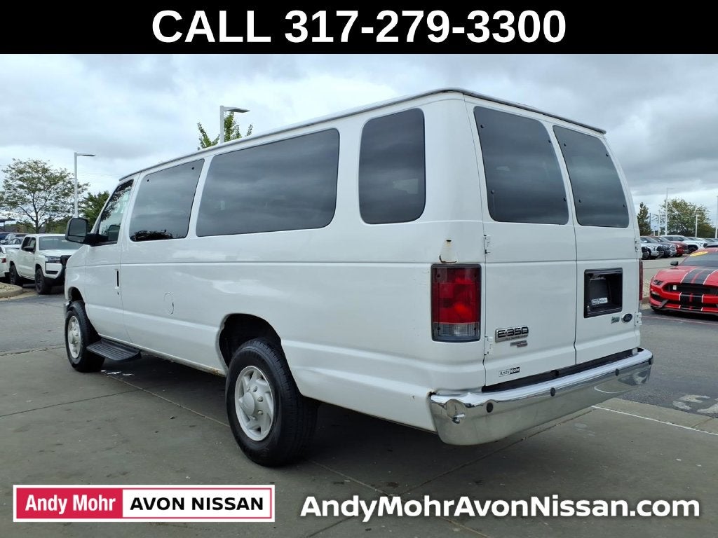 2009 Ford E-350SD XLT