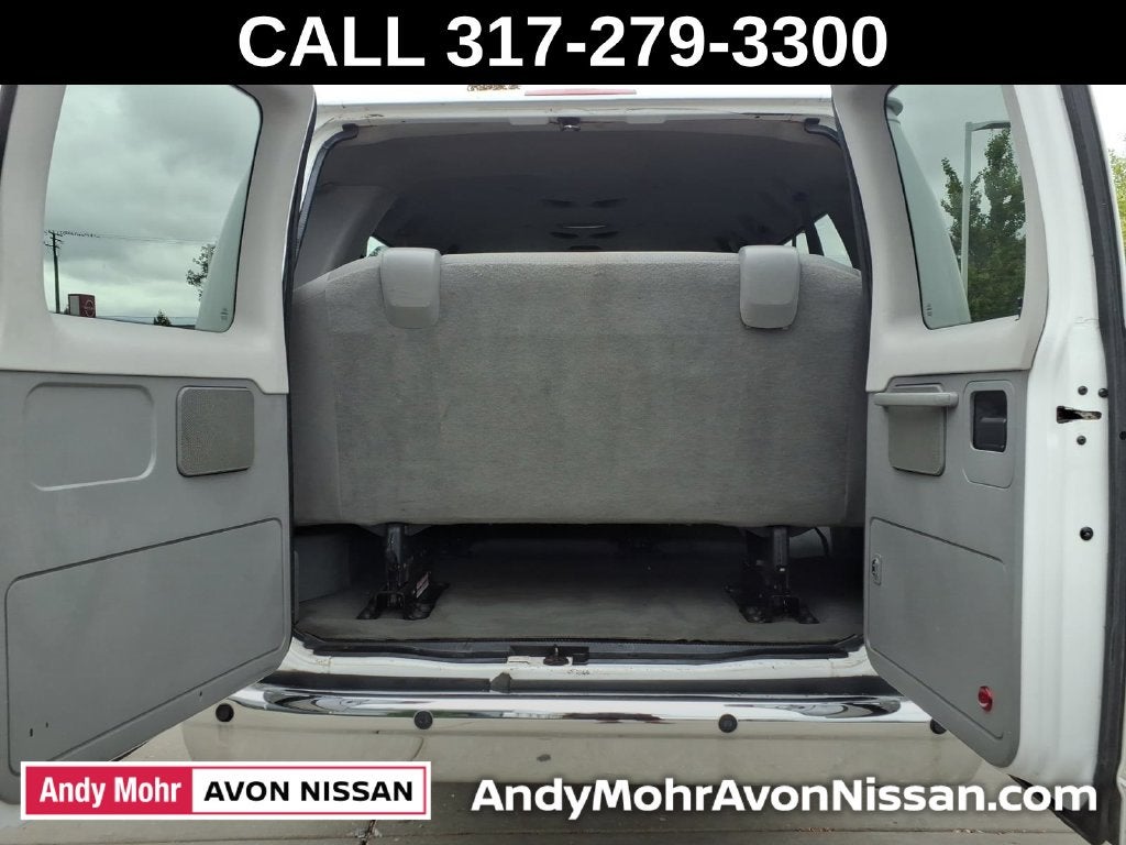 2009 Ford E-350SD XLT