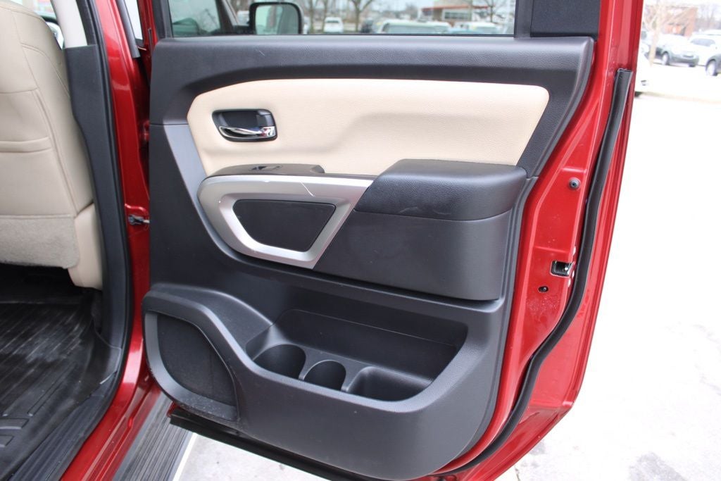 2017 Nissan Titan SV