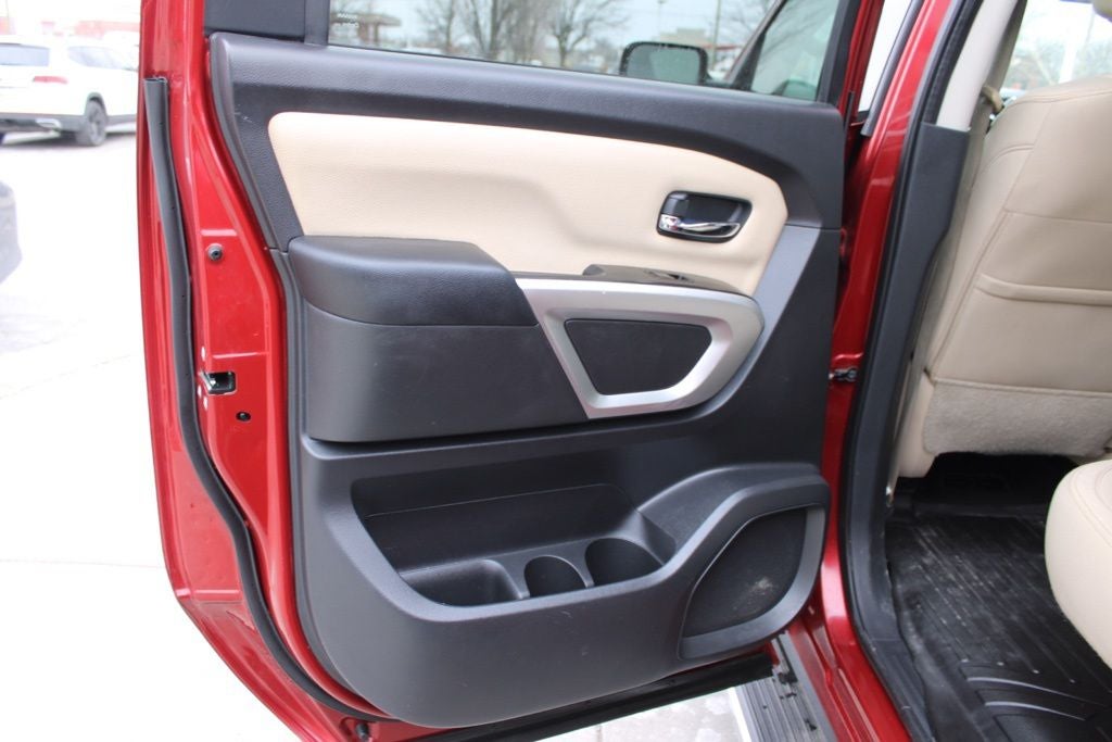 2017 Nissan Titan SV