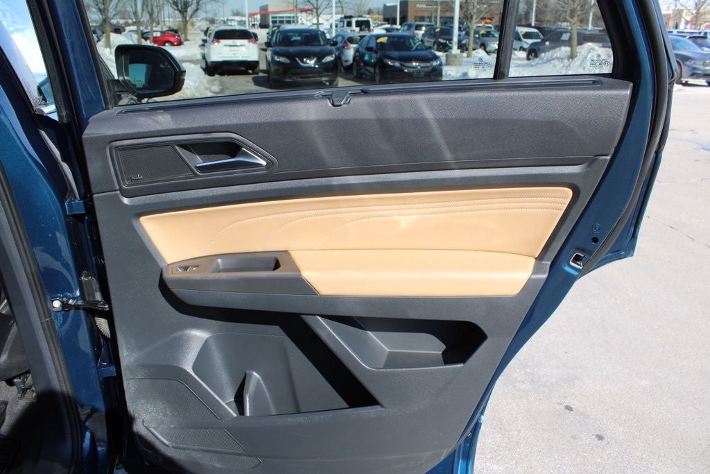 2022 Volkswagen Atlas Cross Sport 3.6L V6 SEL Premium R-Line