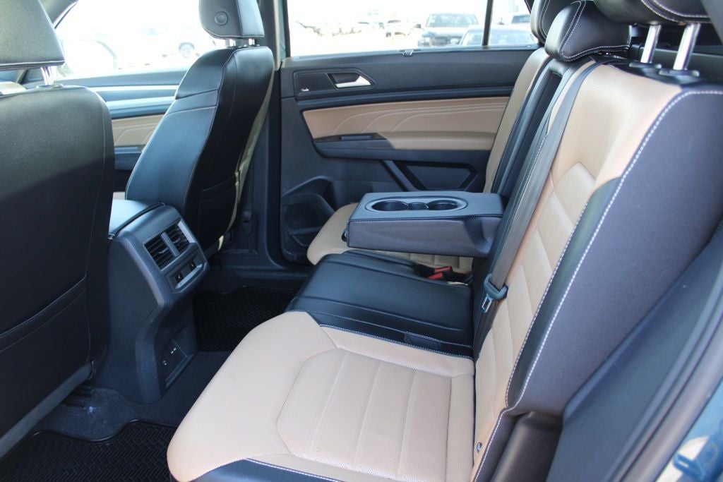 2022 Volkswagen Atlas Cross Sport 3.6L V6 SEL Premium R-Line