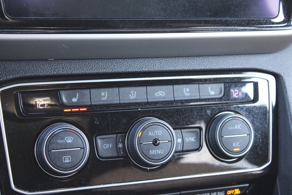 2022 Volkswagen Atlas Cross Sport 3.6L V6 SEL Premium R-Line