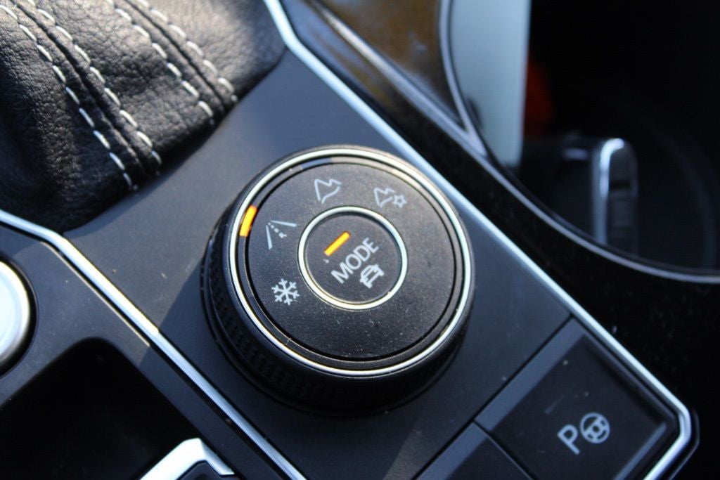 2022 Volkswagen Atlas Cross Sport 3.6L V6 SEL Premium R-Line