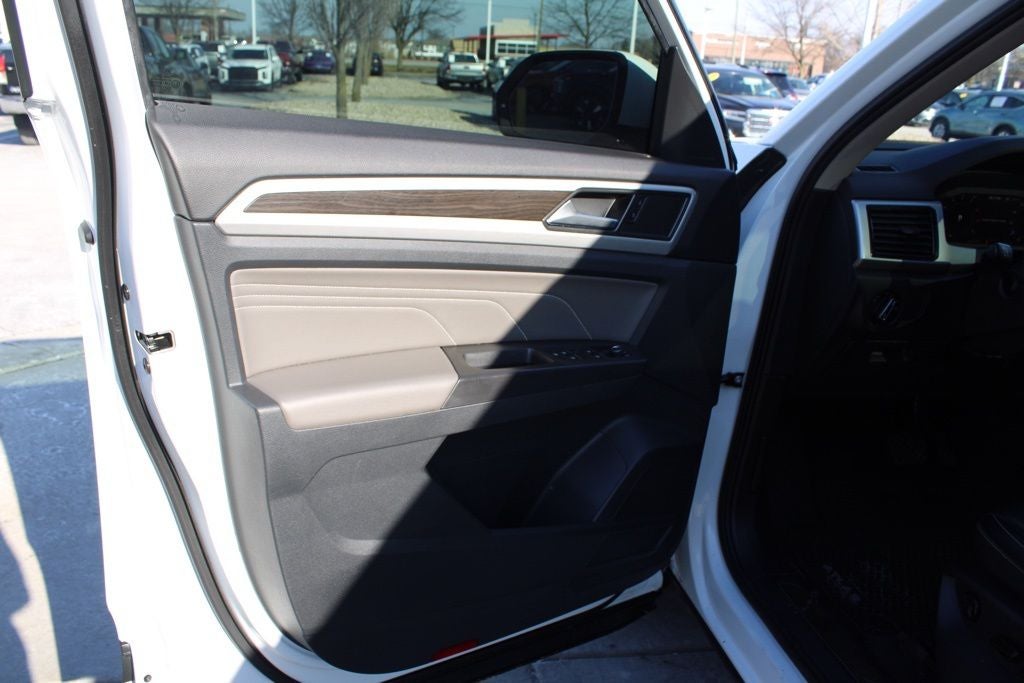 2022 Volkswagen Atlas 3.6L V6 SE w/Technology