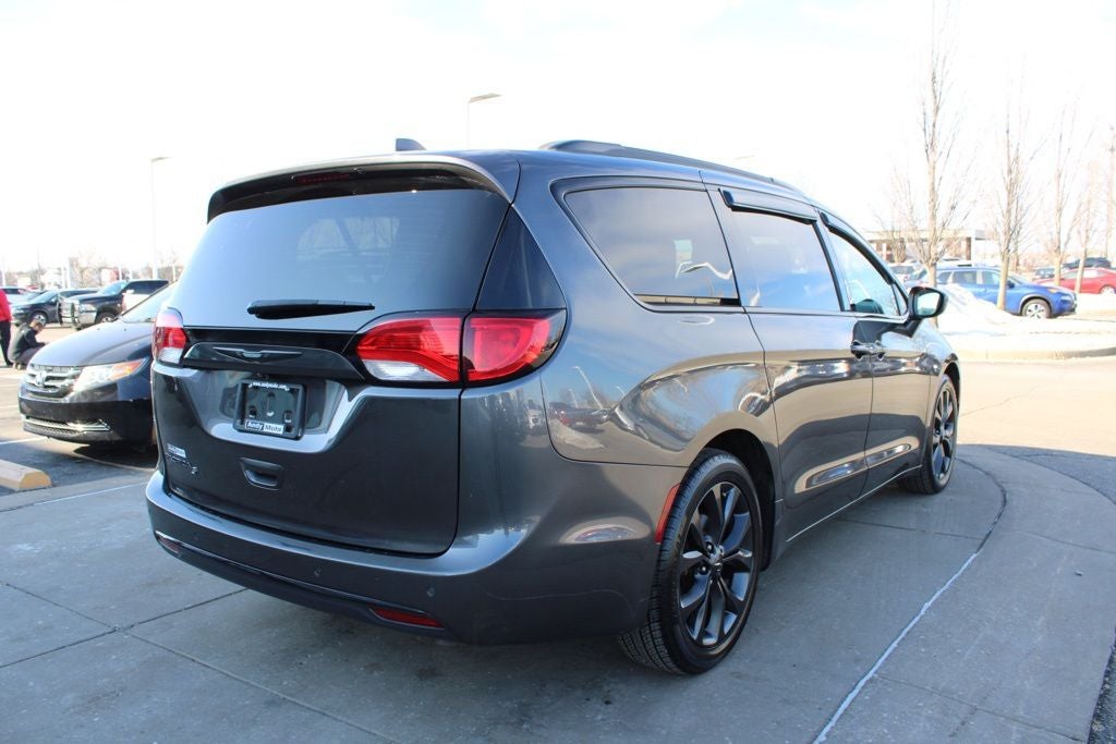 2018 Chrysler Pacifica Touring L