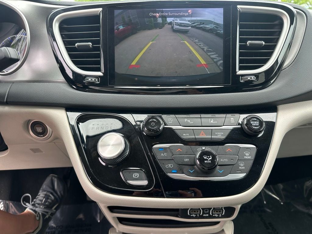 2023 Chrysler Pacifica Touring L