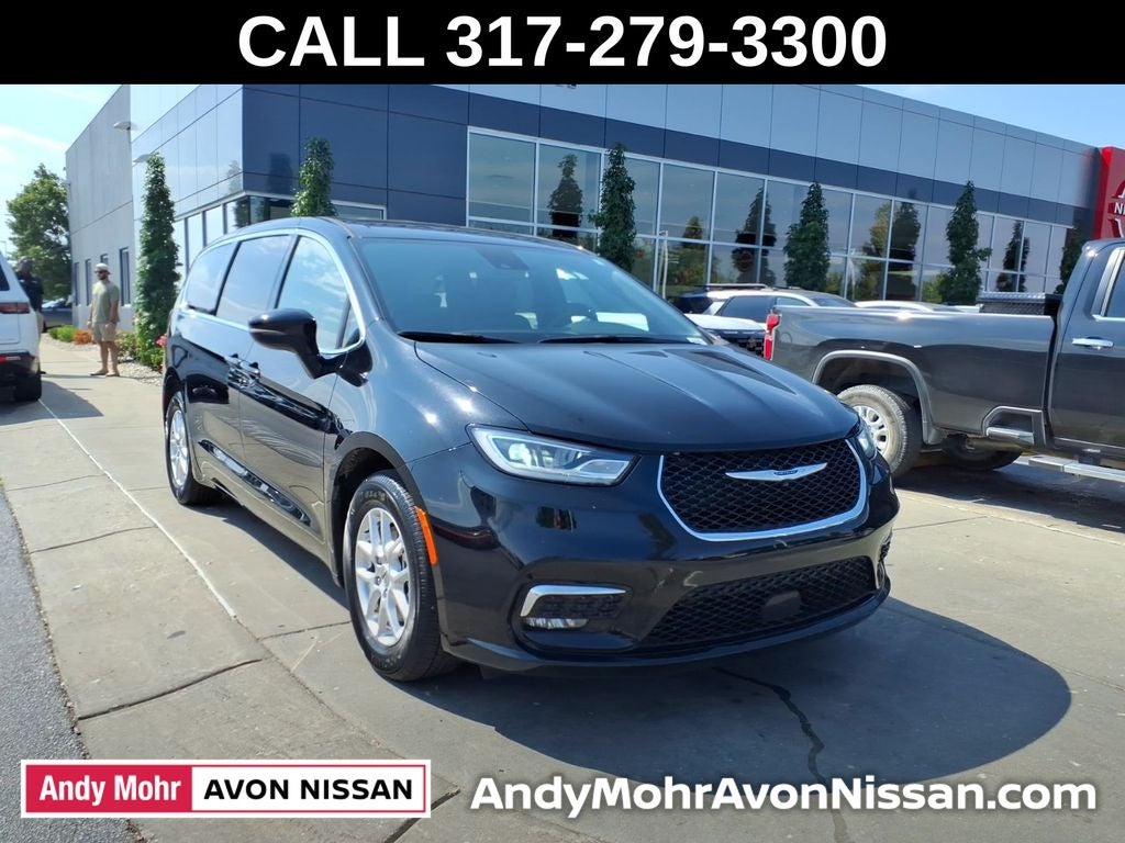 2025 Chrysler Pacifica Select