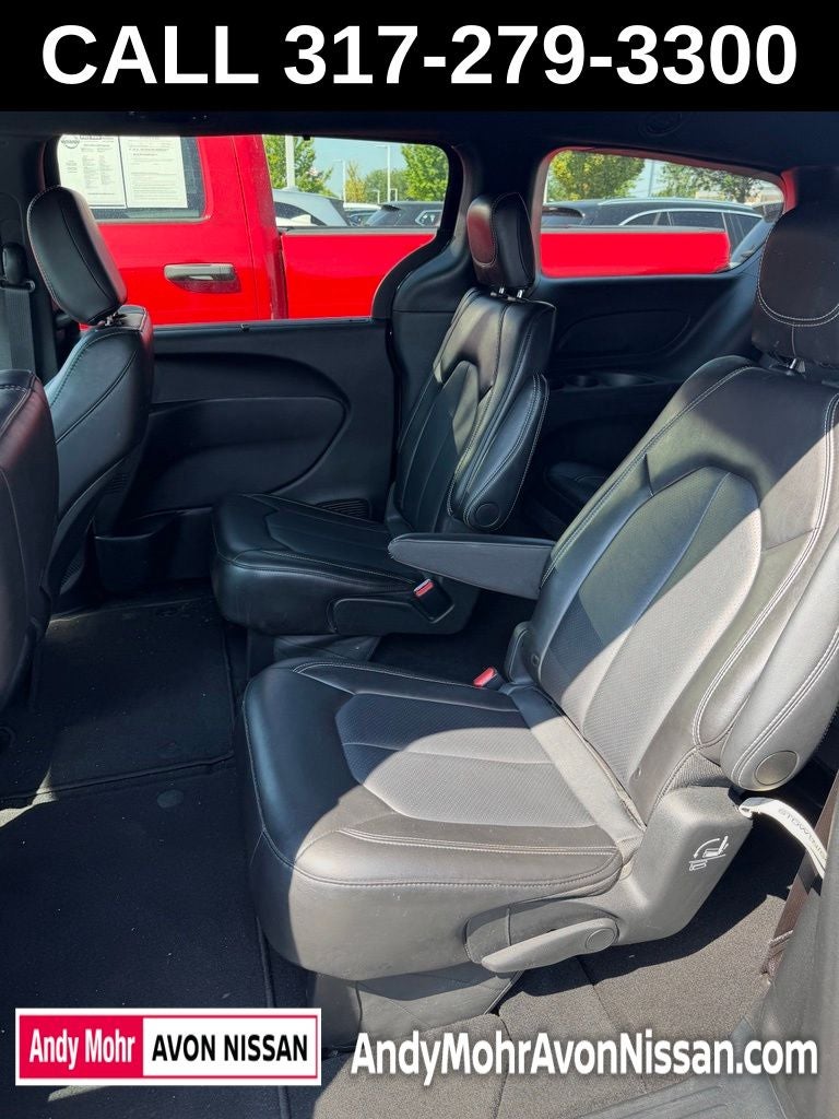 2025 Chrysler Pacifica Select