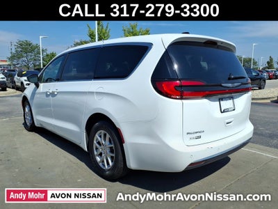 2025 Chrysler Pacifica Select