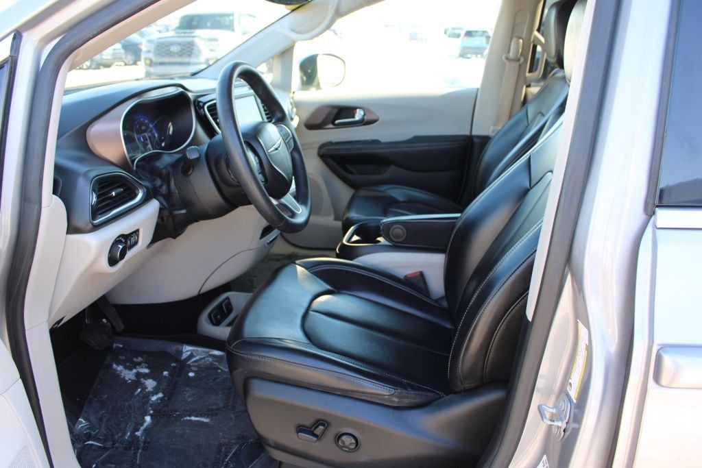 2020 Chrysler Voyager LXI