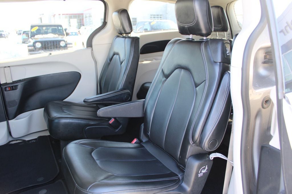 2020 Chrysler Voyager LXI