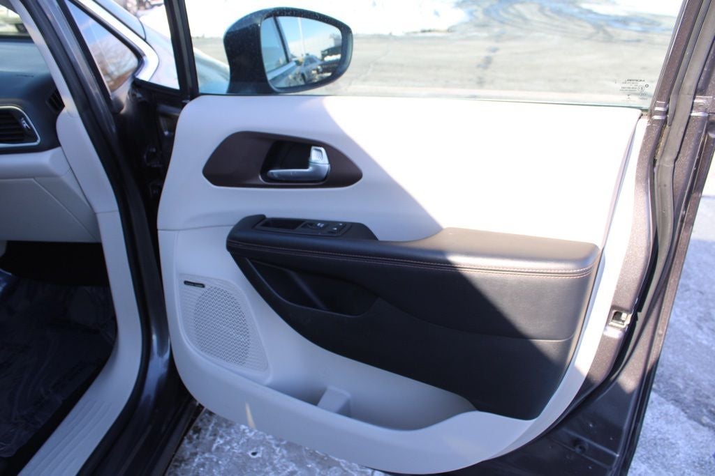 2018 Chrysler Pacifica Touring L Plus