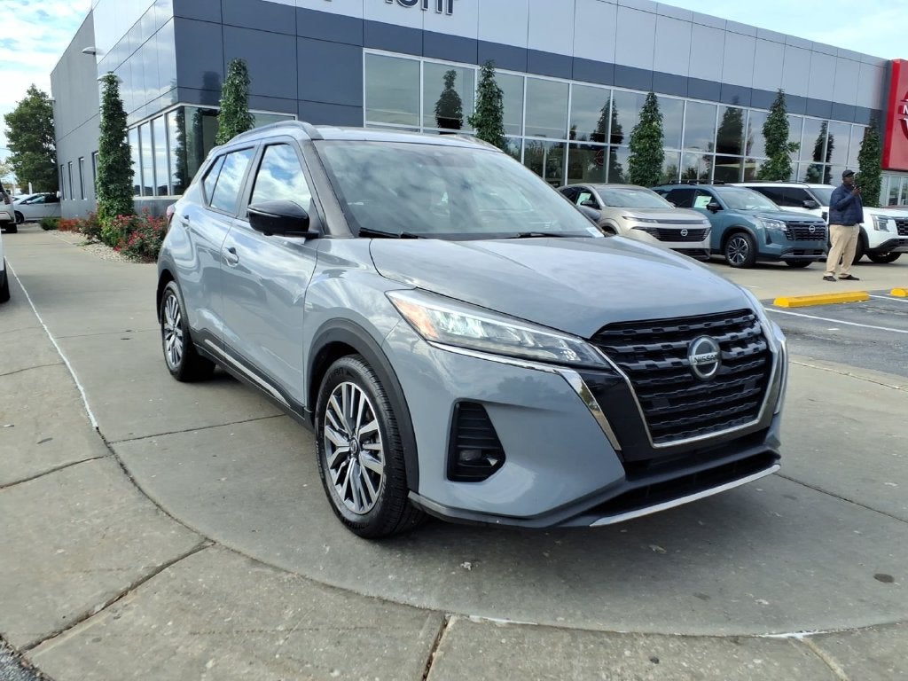 2021 Nissan Kicks SR