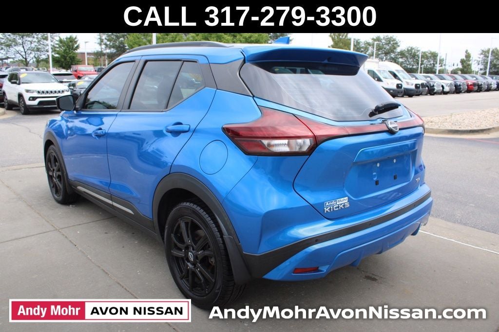 2022 Nissan Kicks SR