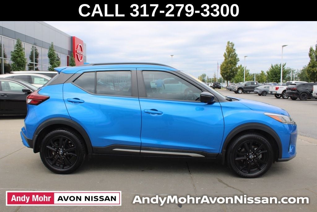 2022 Nissan Kicks SR