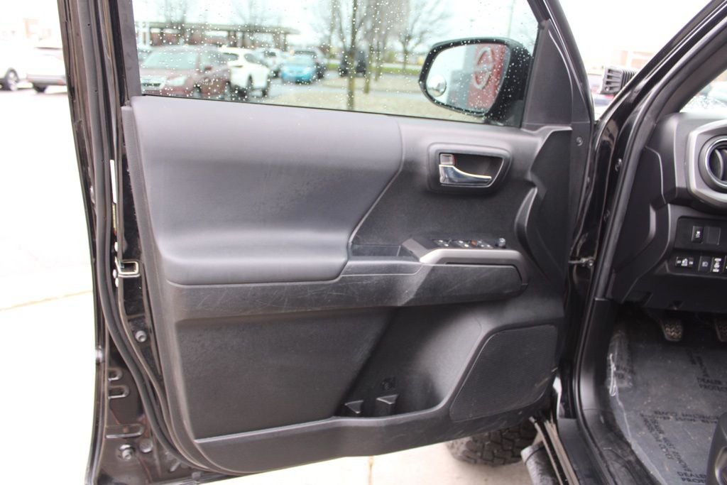 2022 Toyota Tacoma TRD Off-Road V6