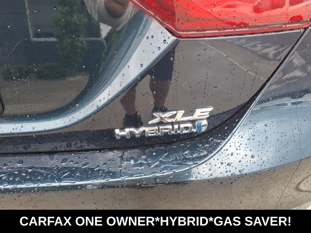2020 Toyota Camry Hybrid XLE