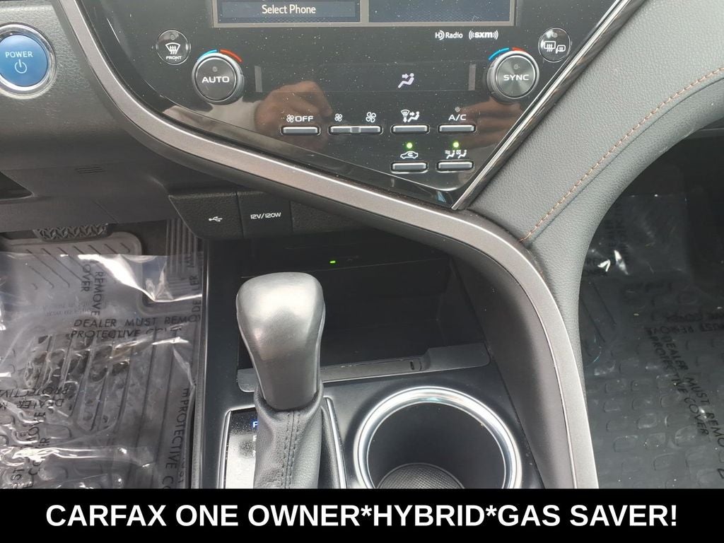 2020 Toyota Camry Hybrid XLE