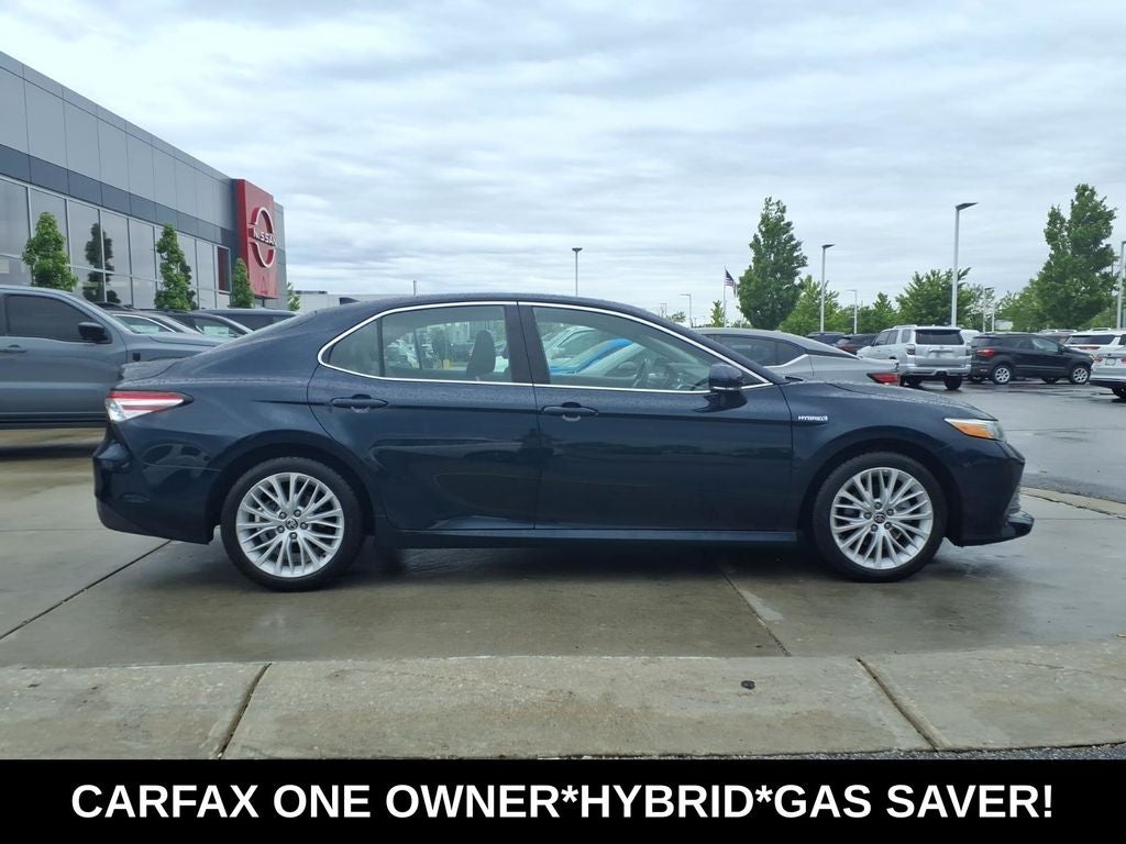 2020 Toyota Camry Hybrid XLE
