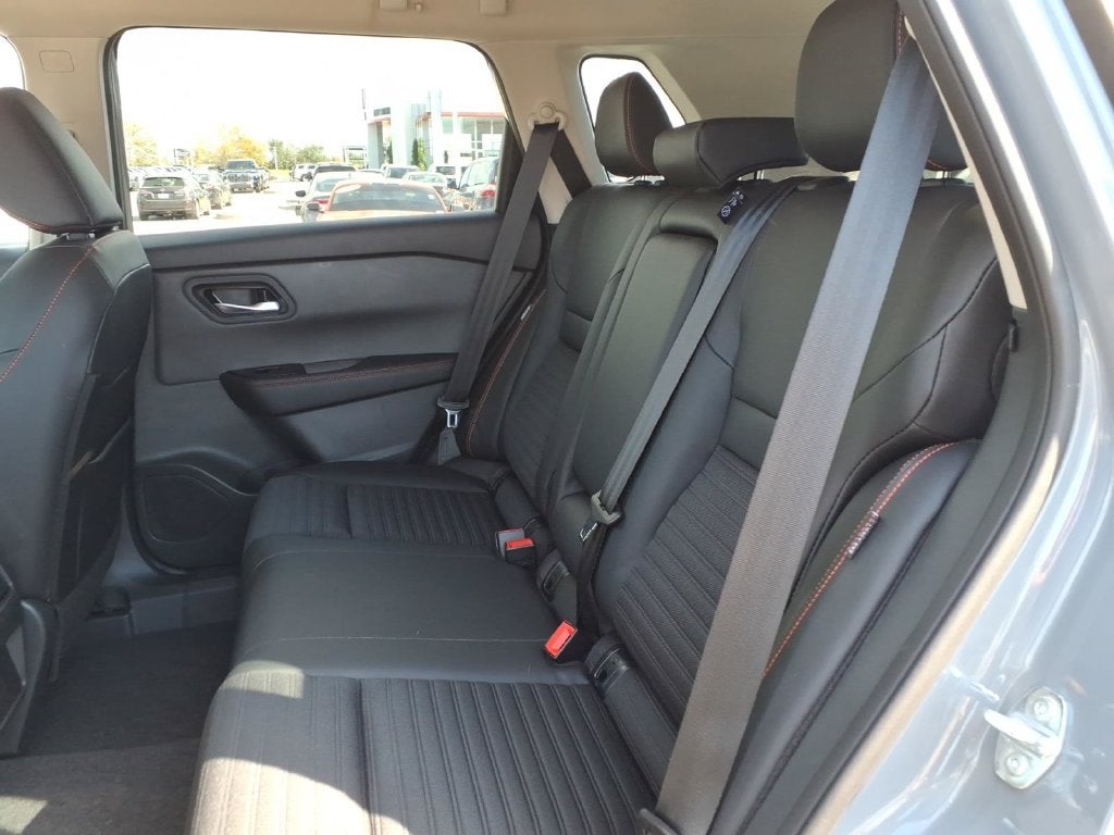 2027 Nissan Rogue SV