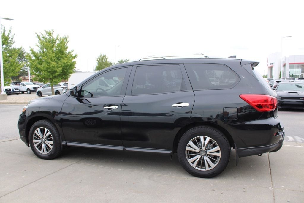 2019 Nissan Pathfinder S