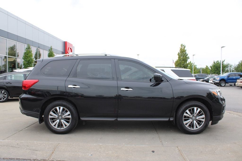2019 Nissan Pathfinder S