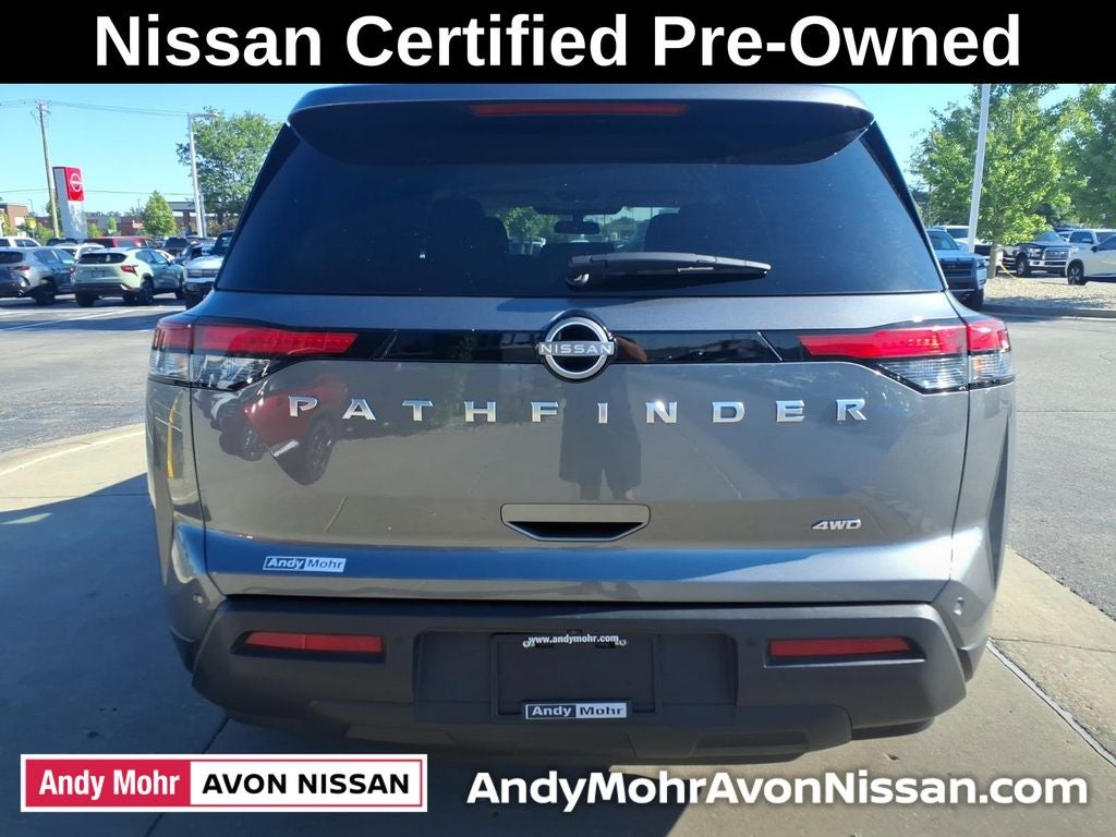 2025 Nissan Pathfinder SV