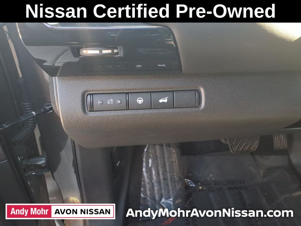 2025 Nissan Pathfinder SV