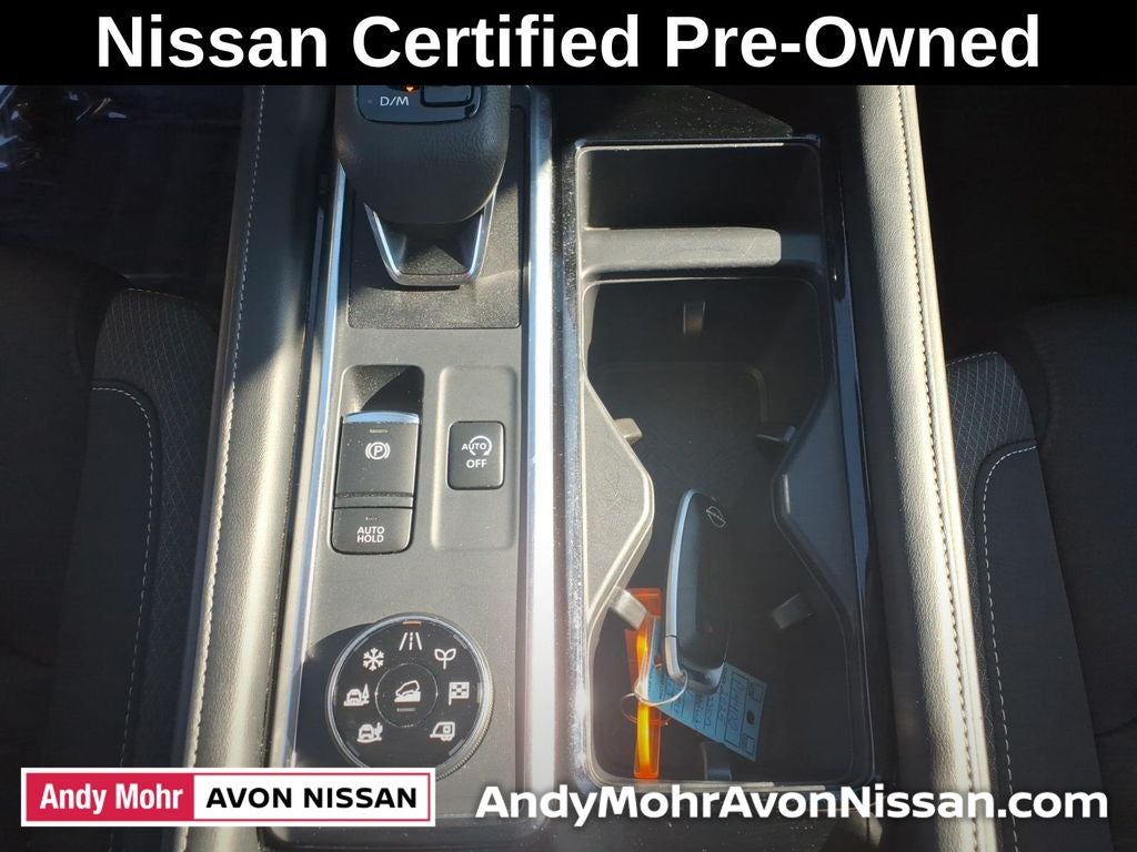 2025 Nissan Pathfinder SV
