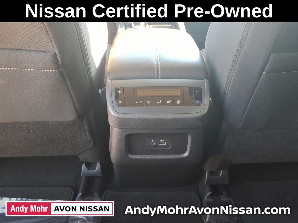2025 Nissan Pathfinder SV