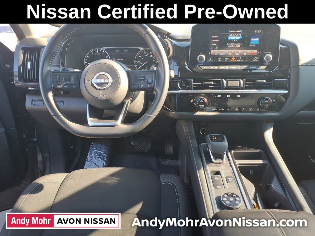2025 Nissan Pathfinder SV