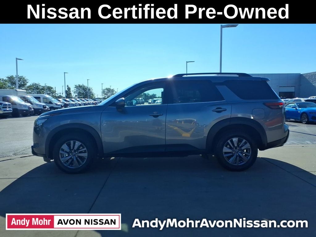 2025 Nissan Pathfinder SV