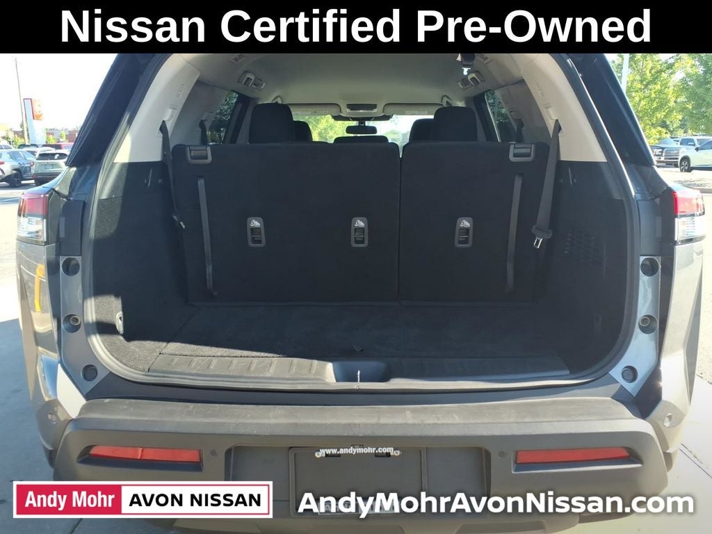 2025 Nissan Pathfinder SV