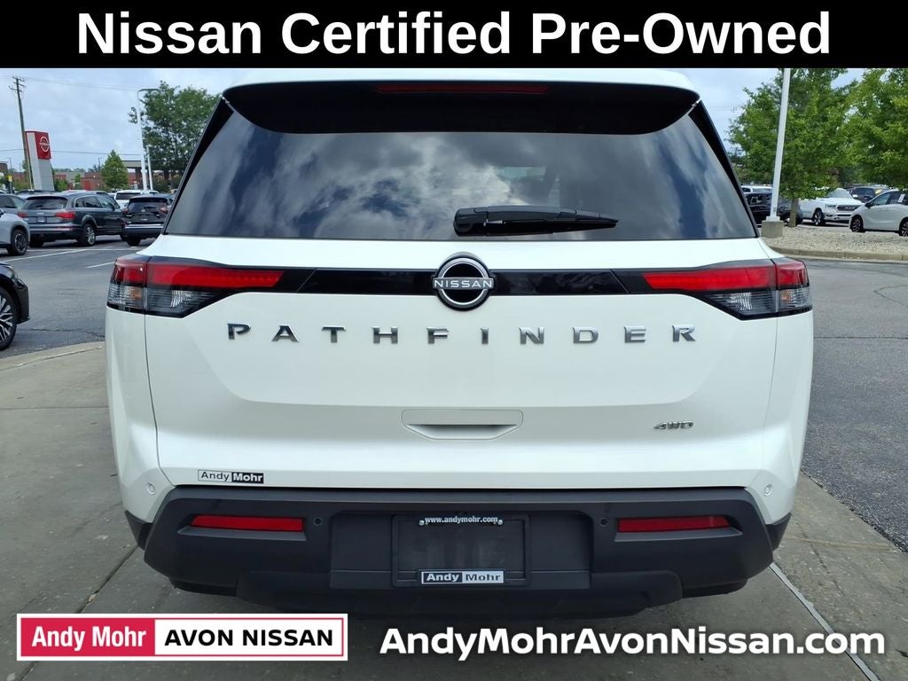 2025 Nissan Pathfinder SV