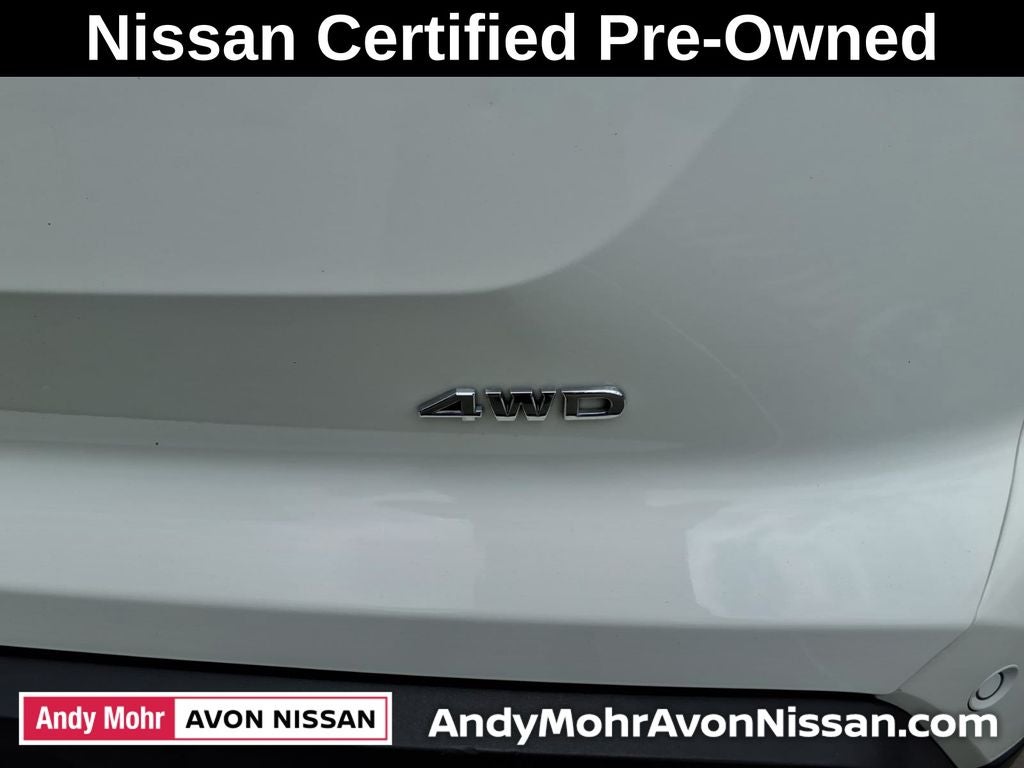 2025 Nissan Pathfinder SV